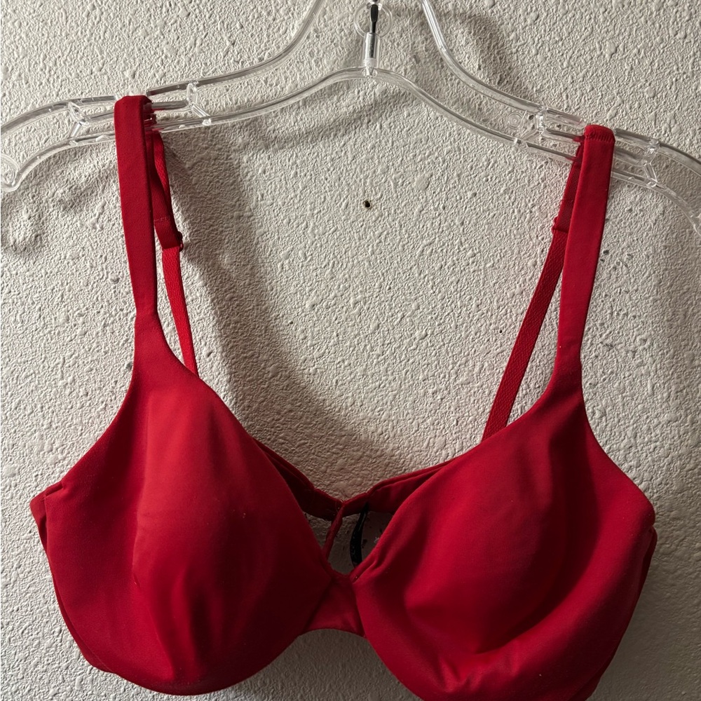 Body by Victoria IPEX bra in Vibrant Fire Engine Red 34B